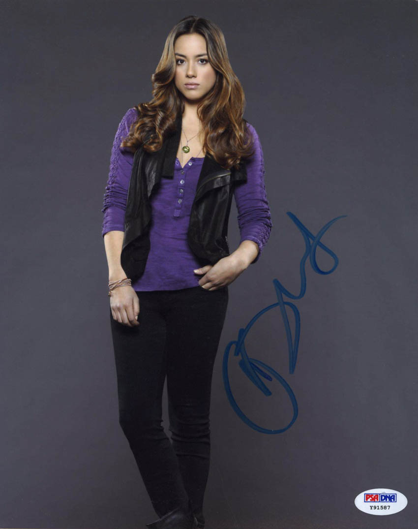 クロエ・ベネット直筆サイン入り2Lサイズ写真…Chloe Bennet… Chloe Bennet SIGNED 8x10 Photo Skye Marvel Agents of SHIELD PSA